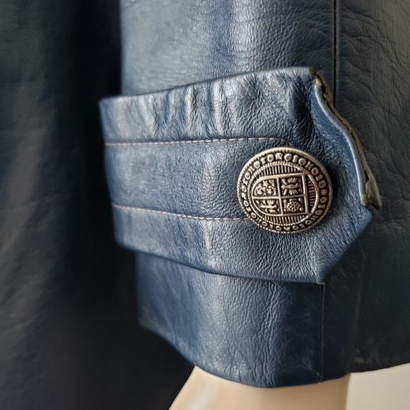 Vintage Double-breasted Leather Coat - Picture 10 of 16